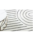 Modernus geometrinių raštų kilimas Mode