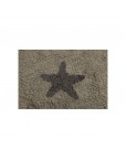 Rudas skalbiamas kilimas su juodomis žvaigždelėmisVaikiški kilimai